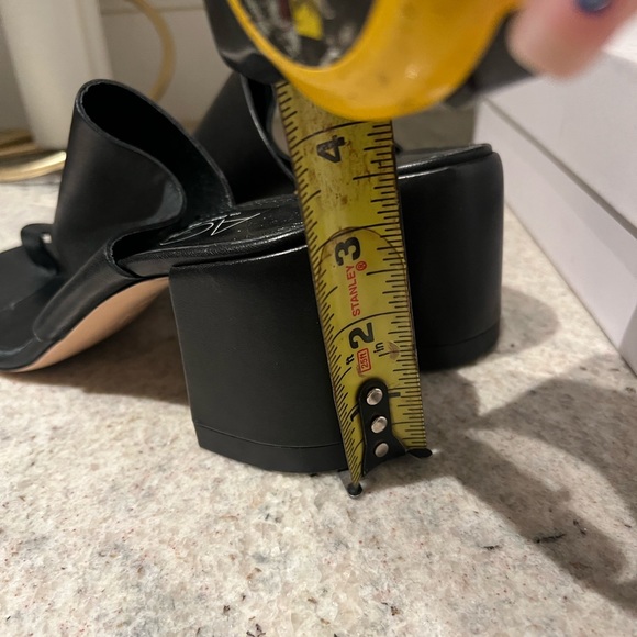 AGL sandals - Picture 4 of 4